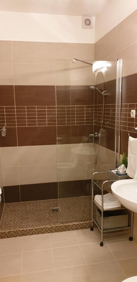 Grand Paradise Apartman Miskolc Dış mekan fotoğraf