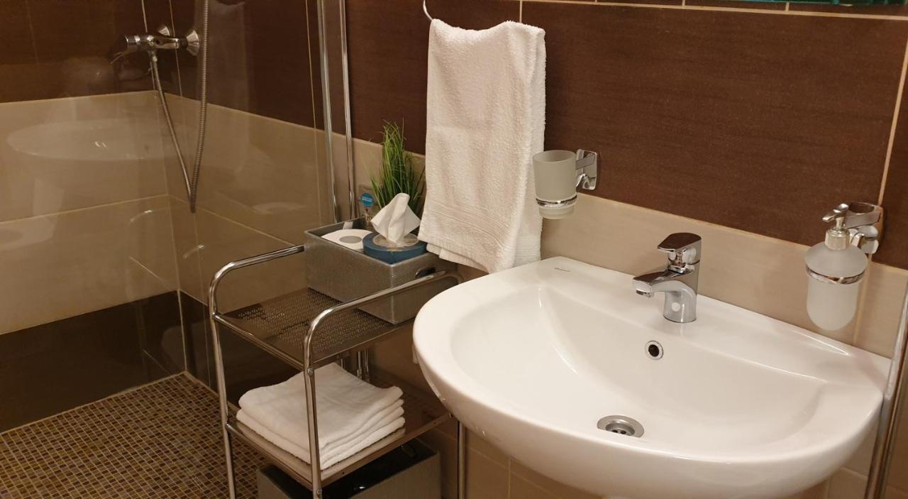 Grand Paradise Apartman Miskolc Dış mekan fotoğraf